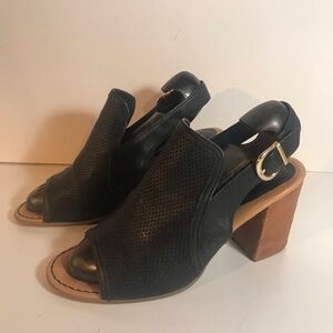 Born Black Leather Sutra Perforated Peep Toe Block Style Heel Sandals Size 8M